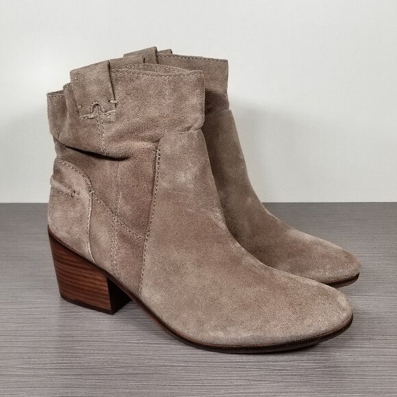 Vince Camuto Maves Stacked Heel Bootie, Tan Suede, Womens Size 9 M / 39 - Picture 1 of 14